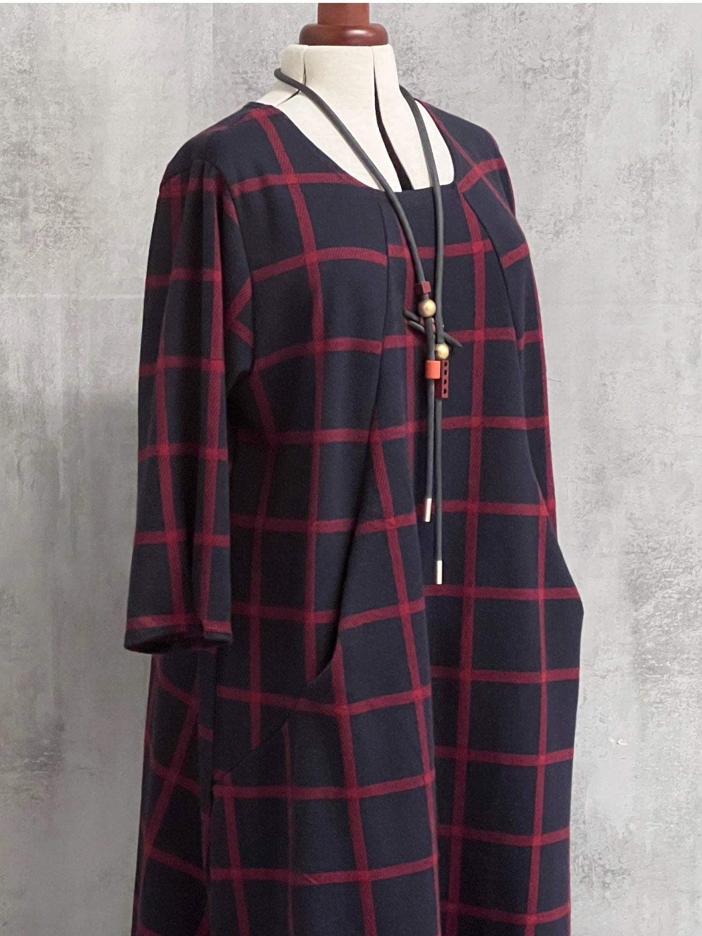 Plus Size Winter Warm Checked Swing Long Top [L1304_BURGUNDY]